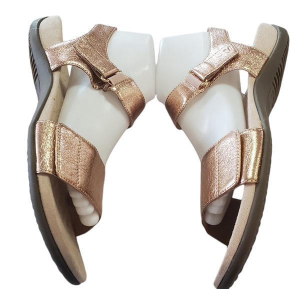 Vionic Marsala Sandal Never Worn - Picture 6 of 17